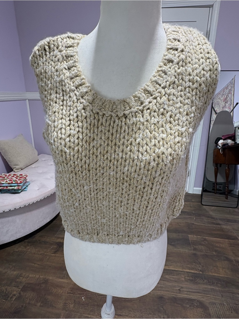 Steve Madden Cropped Chunky Knit Sweater Vest in Beige